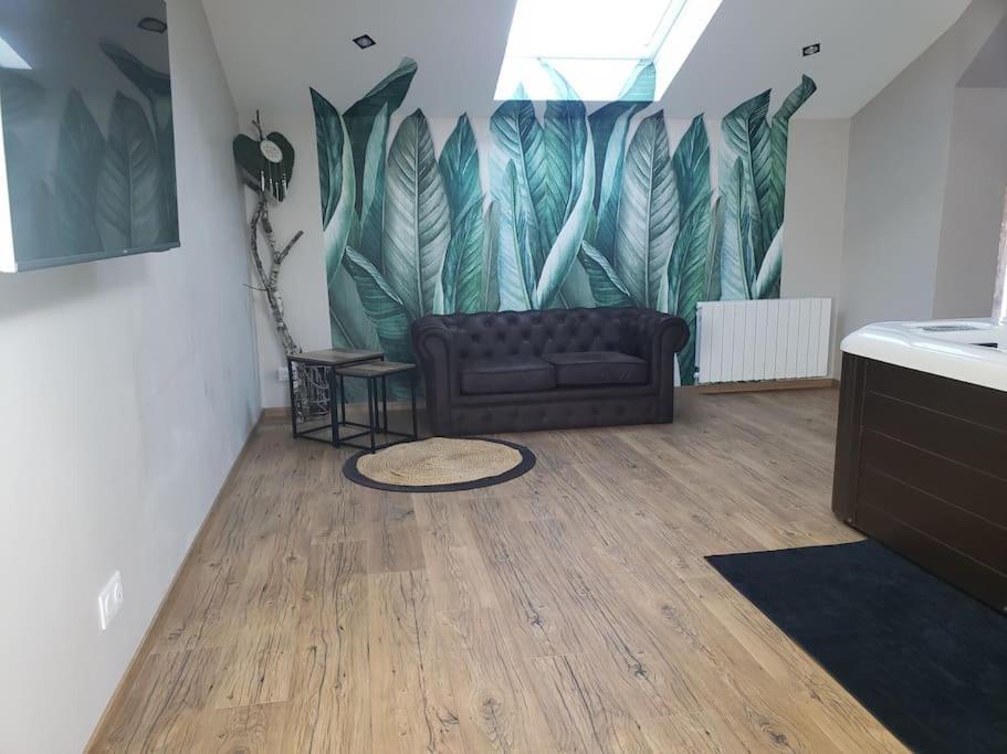 Bulles Etoilees Appartement Avec Jacuzzi Prive Montrevel-en-Bresse 外观 照片
