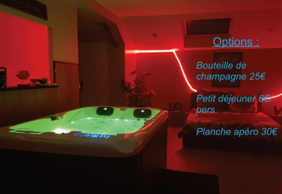 Bulles Etoilees Appartement Avec Jacuzzi Prive Montrevel-en-Bresse 外观 照片